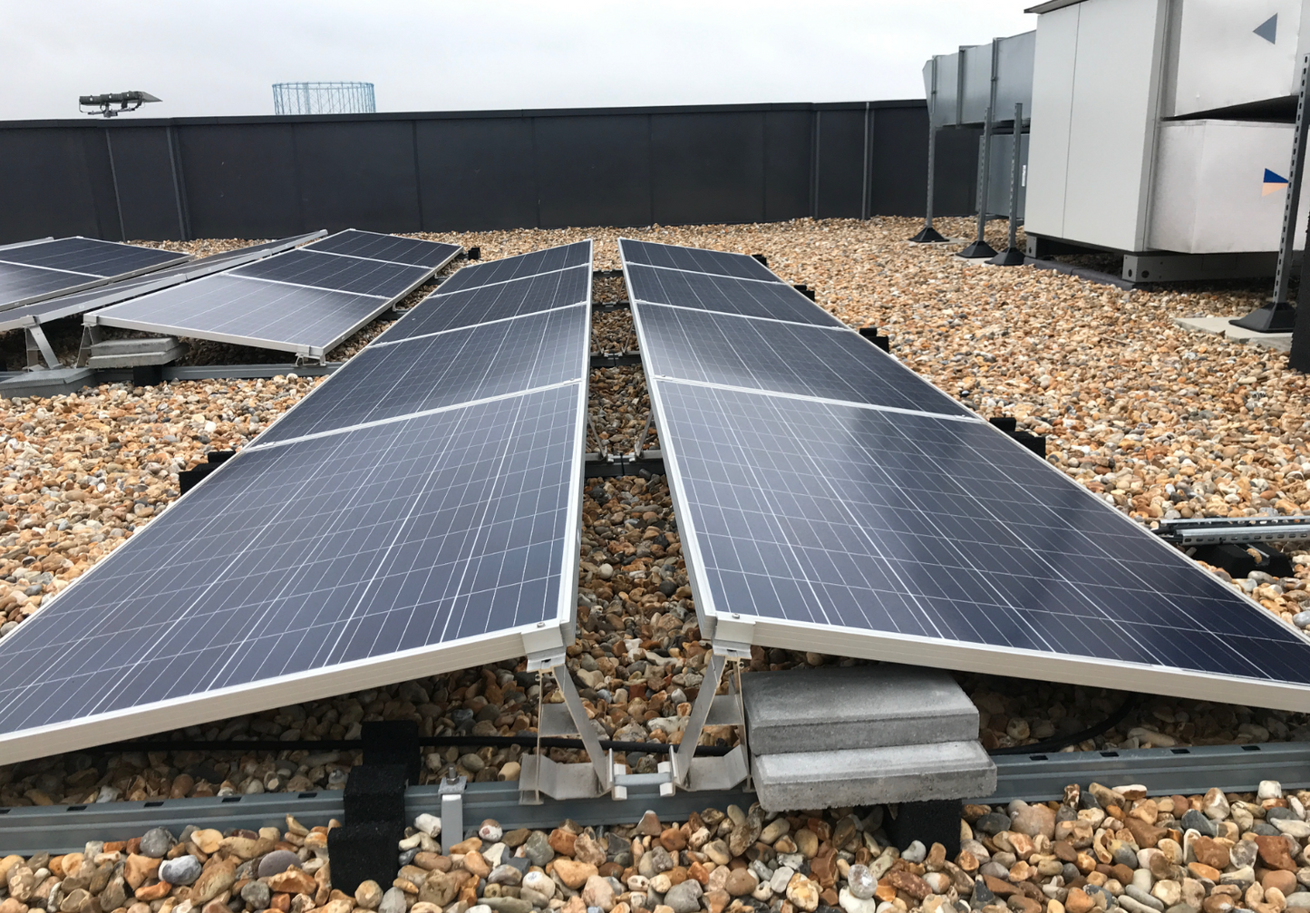 ValkPro+ Süd und Ost-West L10 Flachdachsystem Unterkonstruktion Querformat